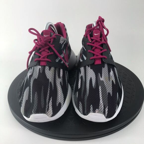 Nike Roshe Run Light Weight Running Shoes Pink 705486-001 Women’s Size 8.5 (7Y) - Picture 2 of 11